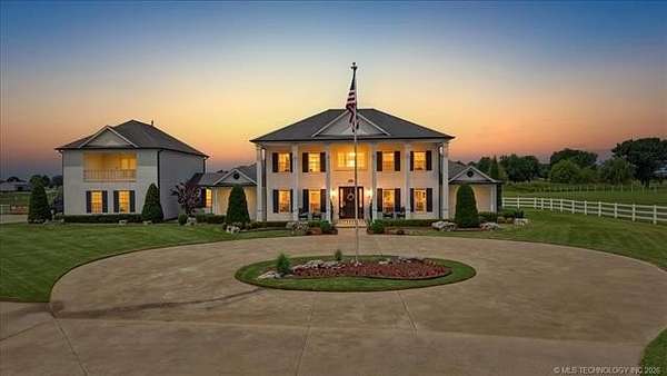 10 Acres of Land with Home for Sale in Mounds, Oklahoma