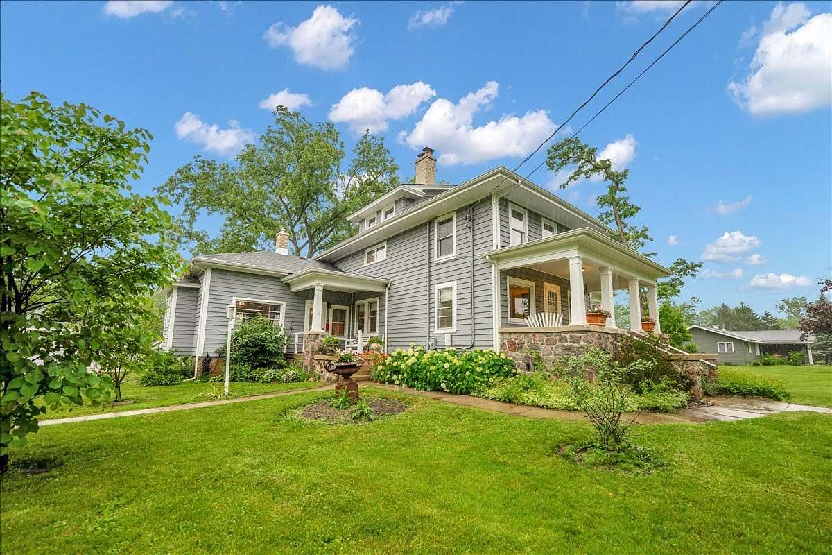 3 Acres of Land with Home for Sale in Woodstock, Illinois