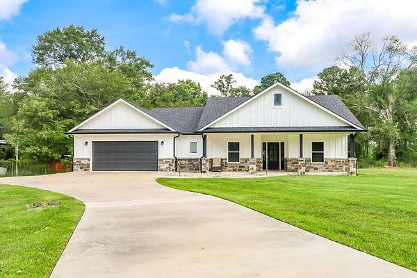 1.66 Acres of Land with Home for Sale in Lufkin, Texas