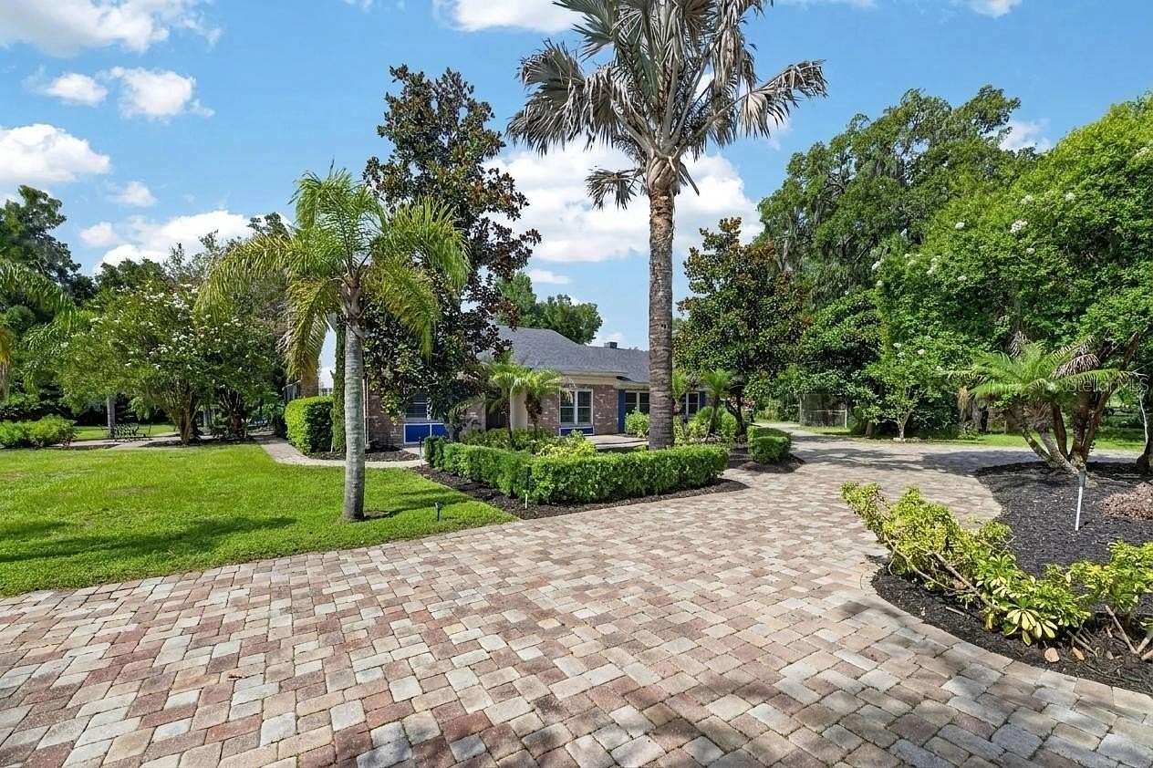 1.54 Acres of Land with Home for Sale in Valrico, Florida