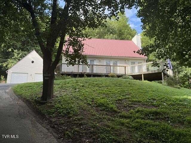 5.47 Acres of Land with Home for Sale in Abingdon, Virginia