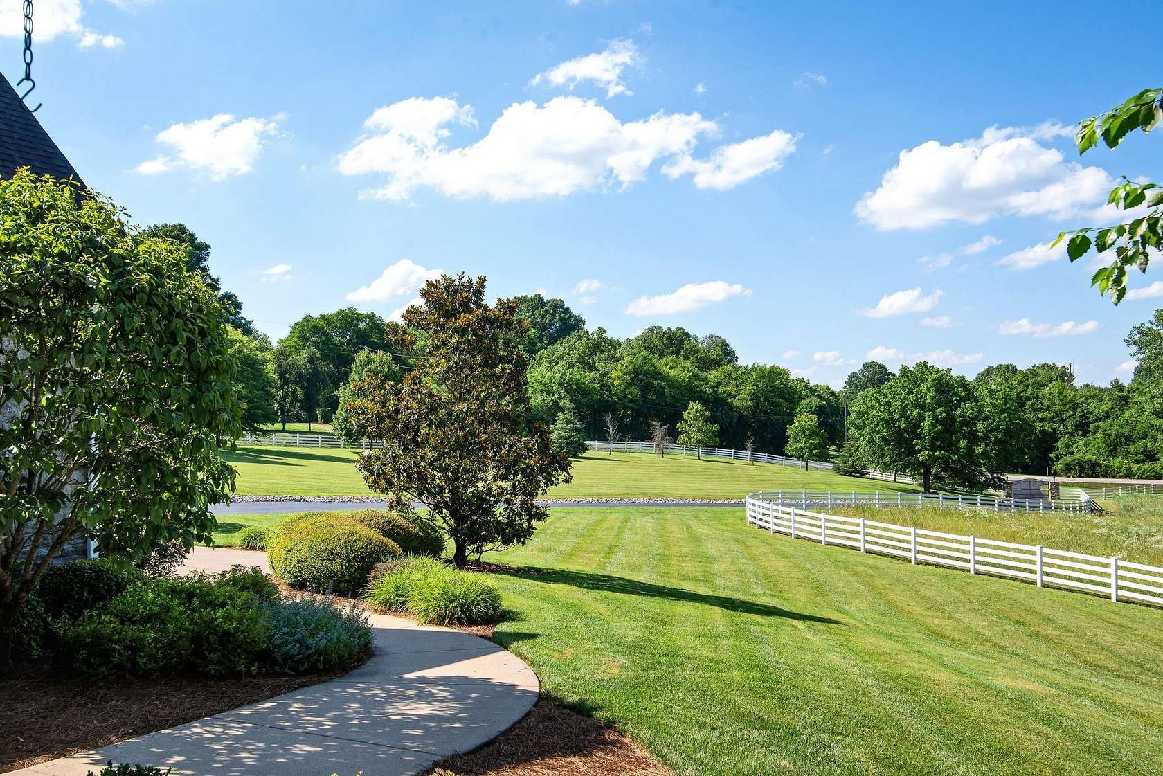 11.9 Acres of Land with Home for Sale in Franklin, Tennessee