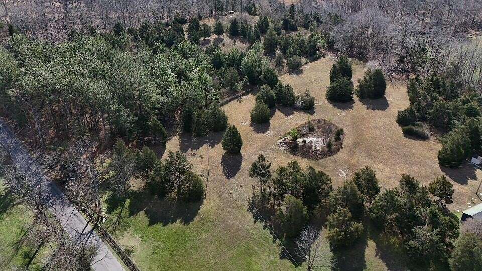 2.3 Acres of Residential Land for Sale in Westmoreland, Tennessee