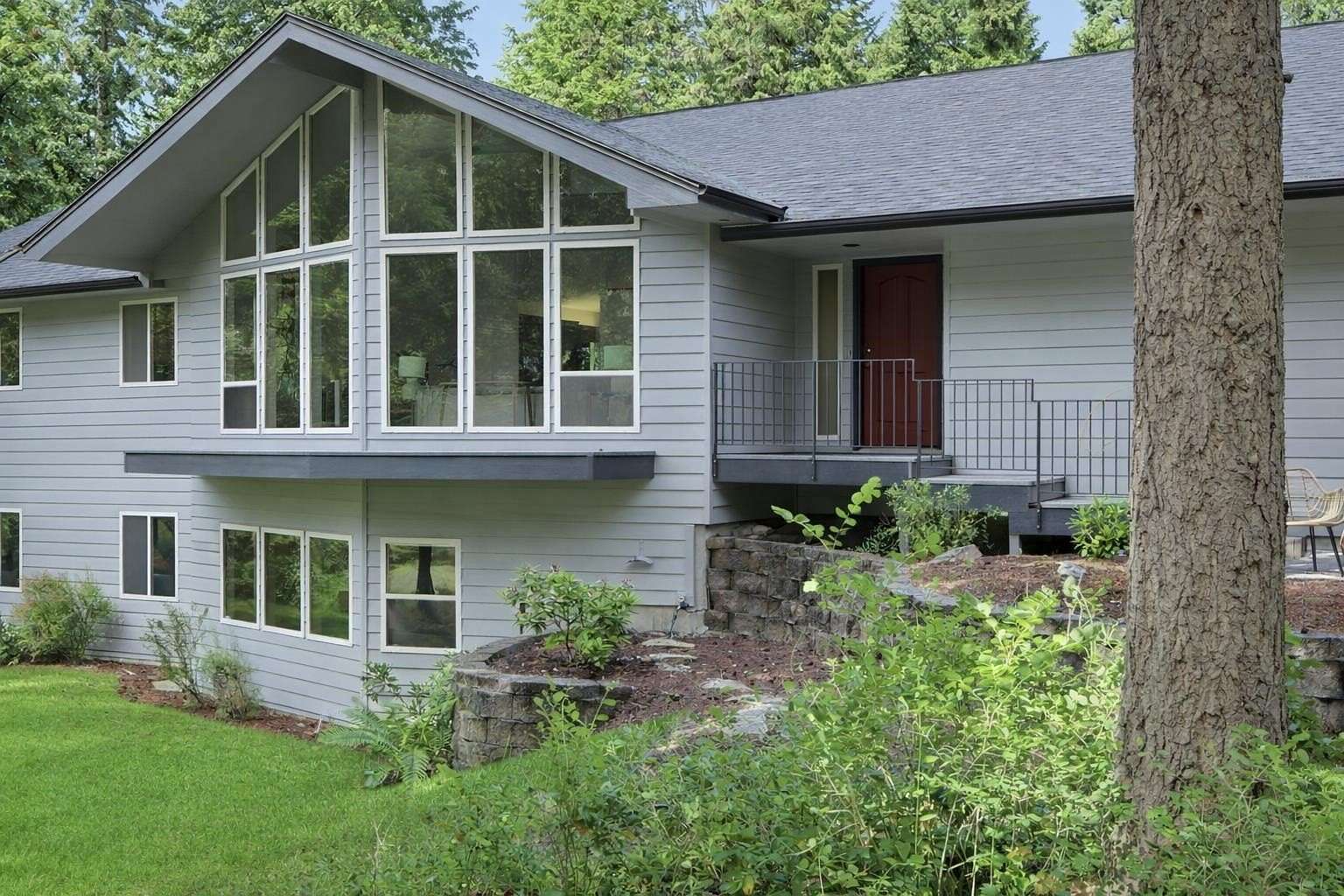 2.6 Acres of Land with Home for Sale in Newman Lake, Washington