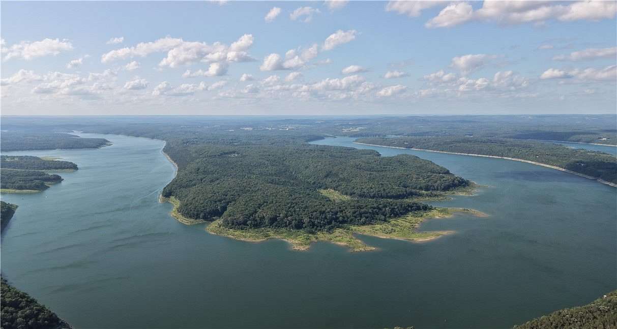 112 Acres of Recreational Land for Sale in Sugar Loaf Township, Arkansas