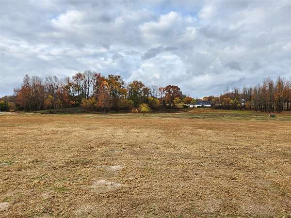 8.6 Acres of Residential Land for Sale in Mineola, Texas
