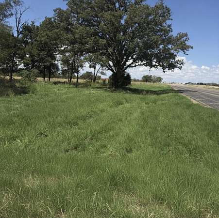 2.5 Acres of Mixed-Use Land for Sale in Mabank, Texas