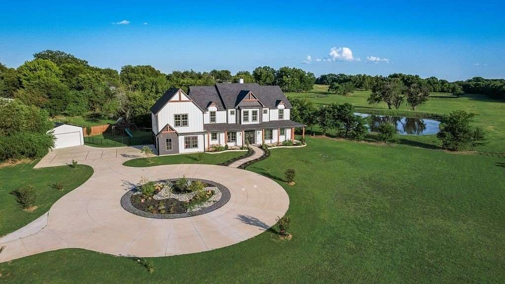 7.54 Acres of Land with Home for Sale in Farmersville, Texas