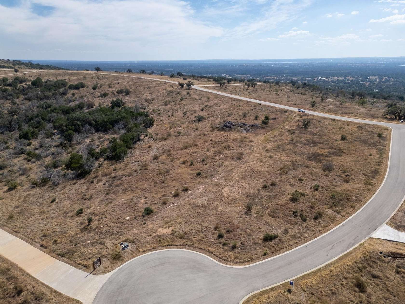 1.52 Acres of Residential Land for Sale in Kingsland, Texas