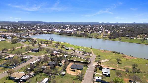 0.25 Acres of Residential Land for Sale in Llano, Texas