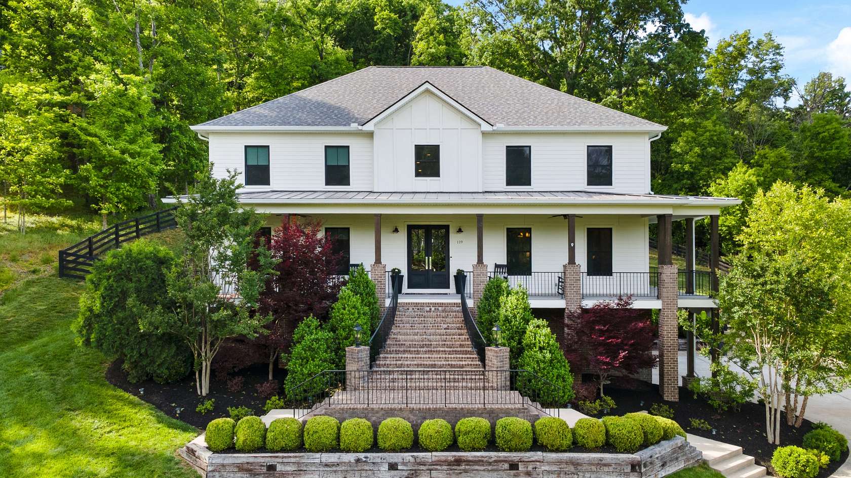 1.55 Acres of Land with Home for Sale in Franklin, Tennessee