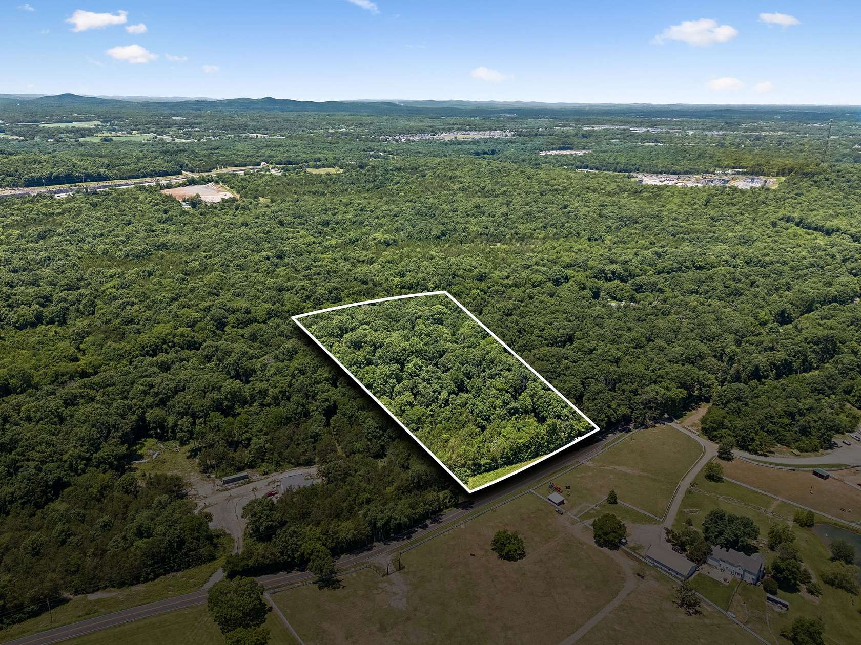 6 Acres of Residential Land for Sale in Christiana, Tennessee