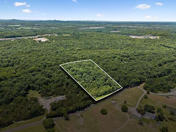 6 Acres of Residential Land for Sale in Christiana, Tennessee
