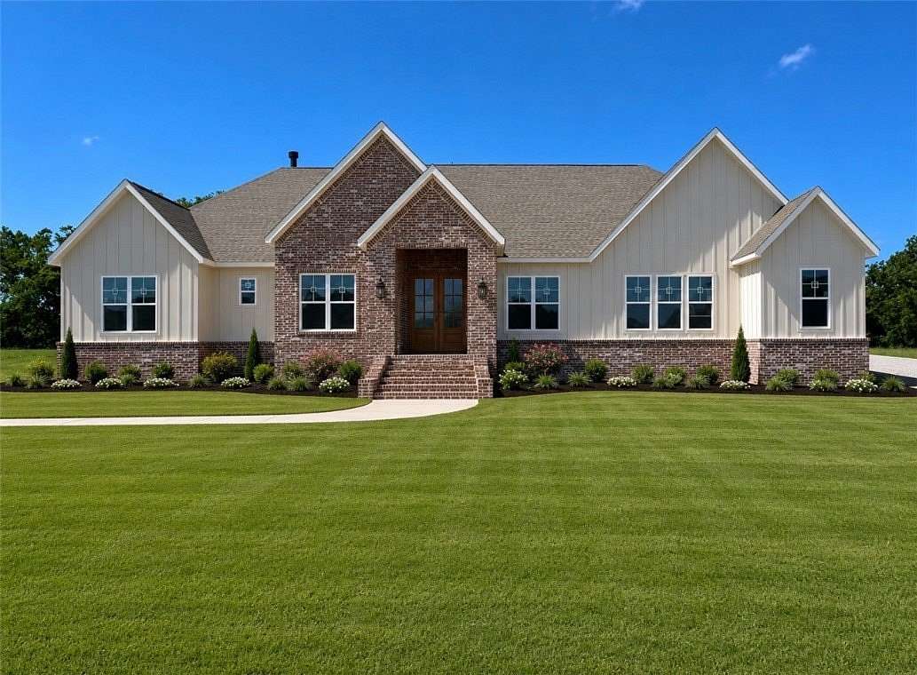 2.5 Acres of Land with Home for Sale in Fayetteville, Arkansas