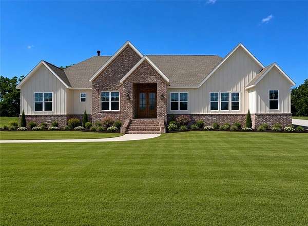 2.5 Acres of Land with Home for Sale in Fayetteville, Arkansas
