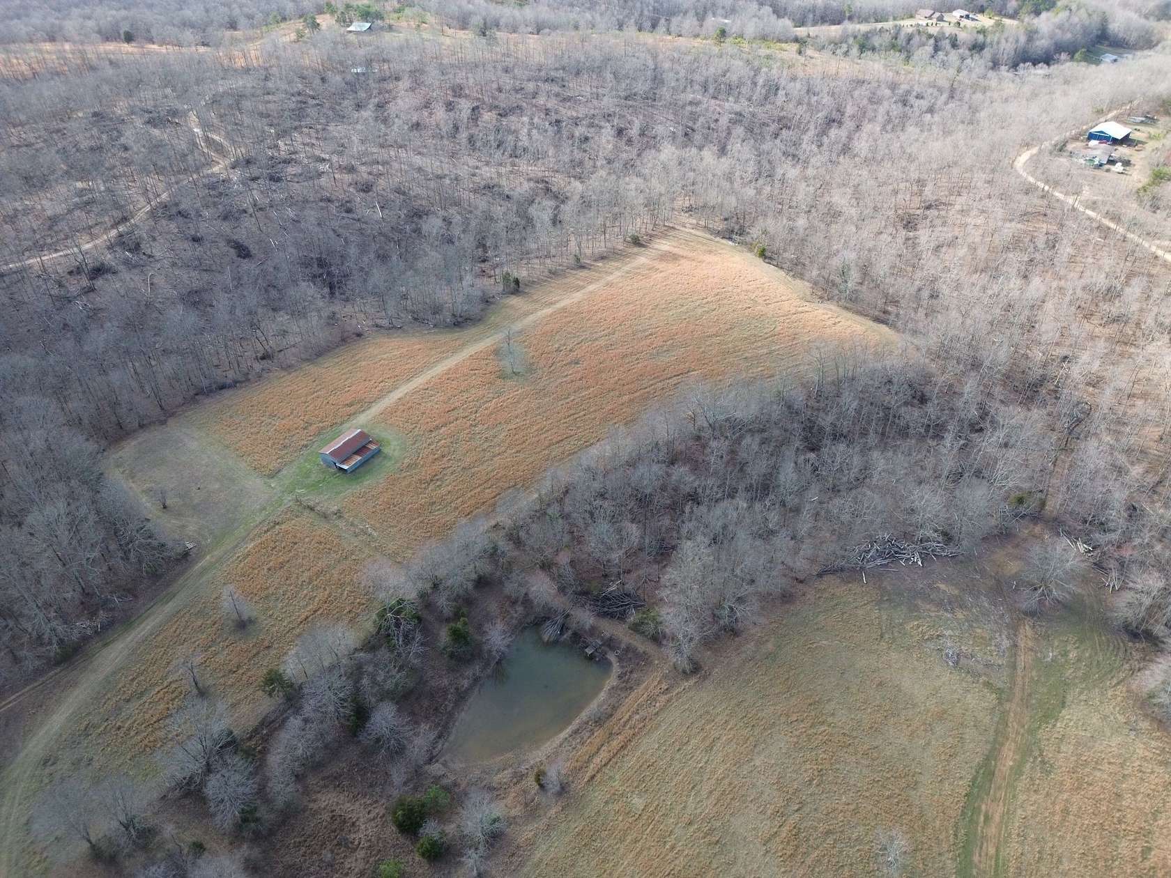 190 Acres of Land for Auction in Waynesboro, Tennessee
