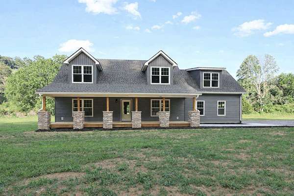 1.53 Acres of Land with Home for Sale in Chestnut Mound, Tennessee