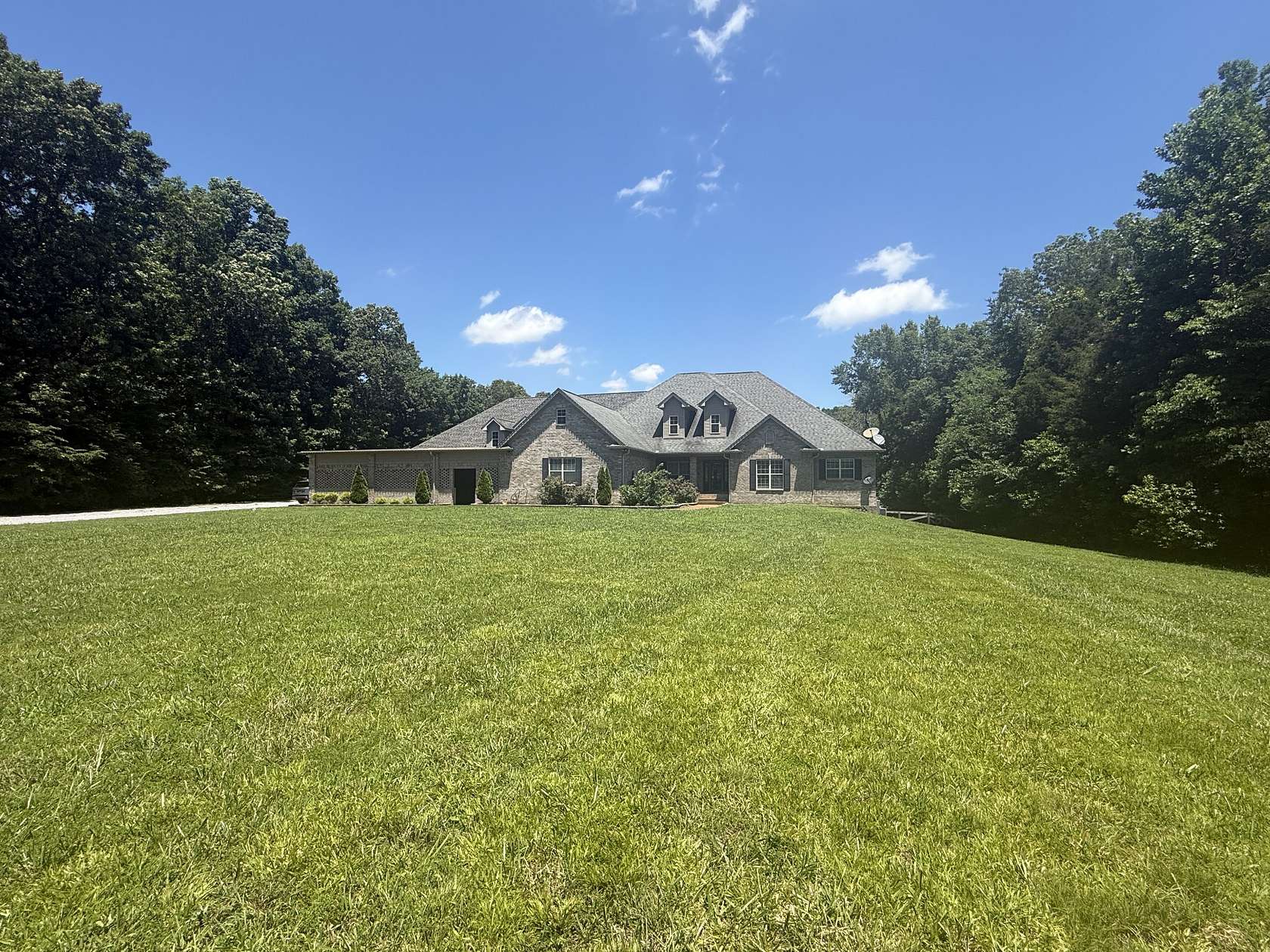 14.9 Acres of Land with Home for Sale in Mount Juliet, Tennessee