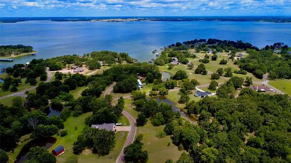 1 Acre of Residential Land for Sale in Streetman, Texas