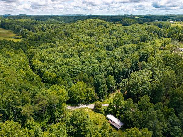47 Acres of Recreational Land with Home for Sale in Somerset, Kentucky