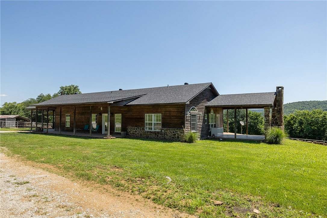 130 Acres of Land with Home for Sale in Fayetteville, Arkansas
