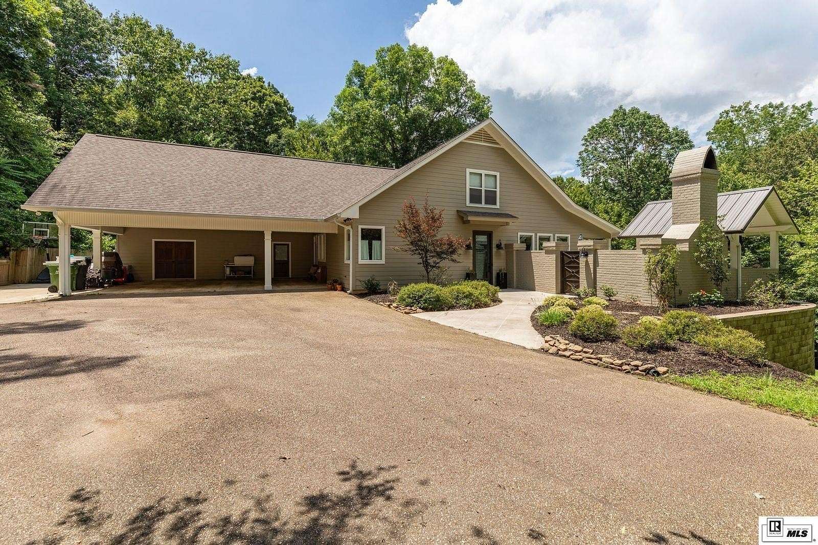 1.7 Acres of Land with Home for Sale in Ruston, Louisiana