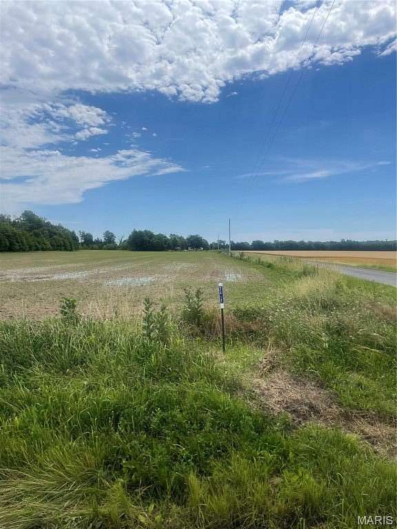 13.7 Acres of Land for Sale in Carlyle, Illinois