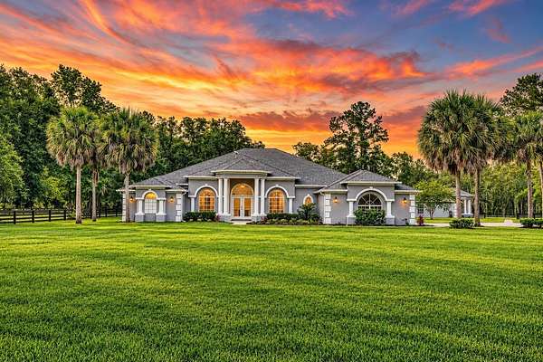 3.67 Acres of Land with Home for Sale in Williston, Florida