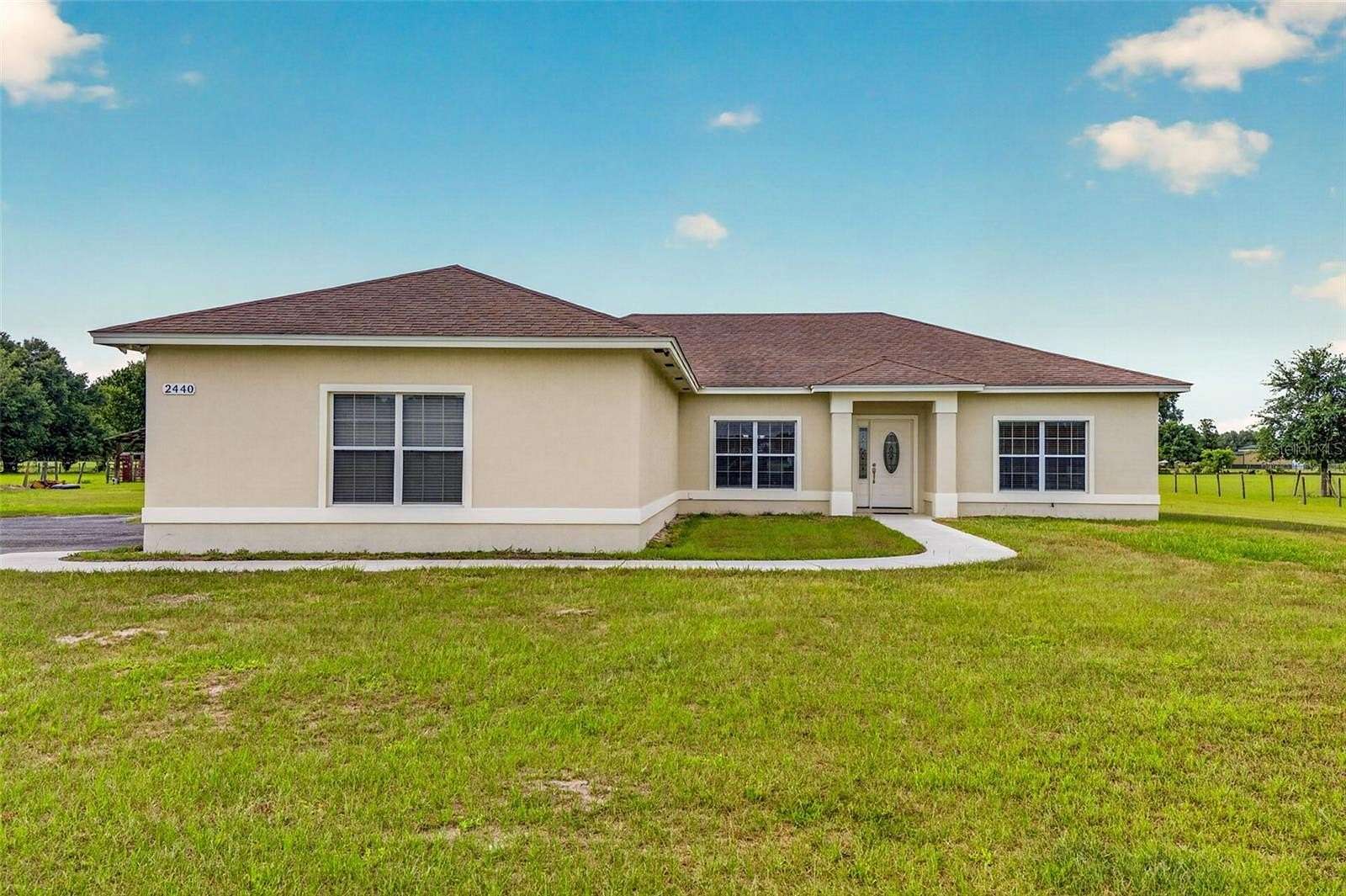 9.6 Acres of Land with Home for Sale in Bushnell, Florida