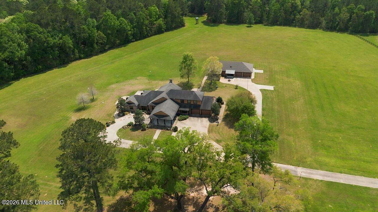 158 Acres of Land with Home for Sale in Oakdale, Louisiana