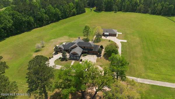 158 Acres of Land with Home for Sale in Oakdale, Louisiana