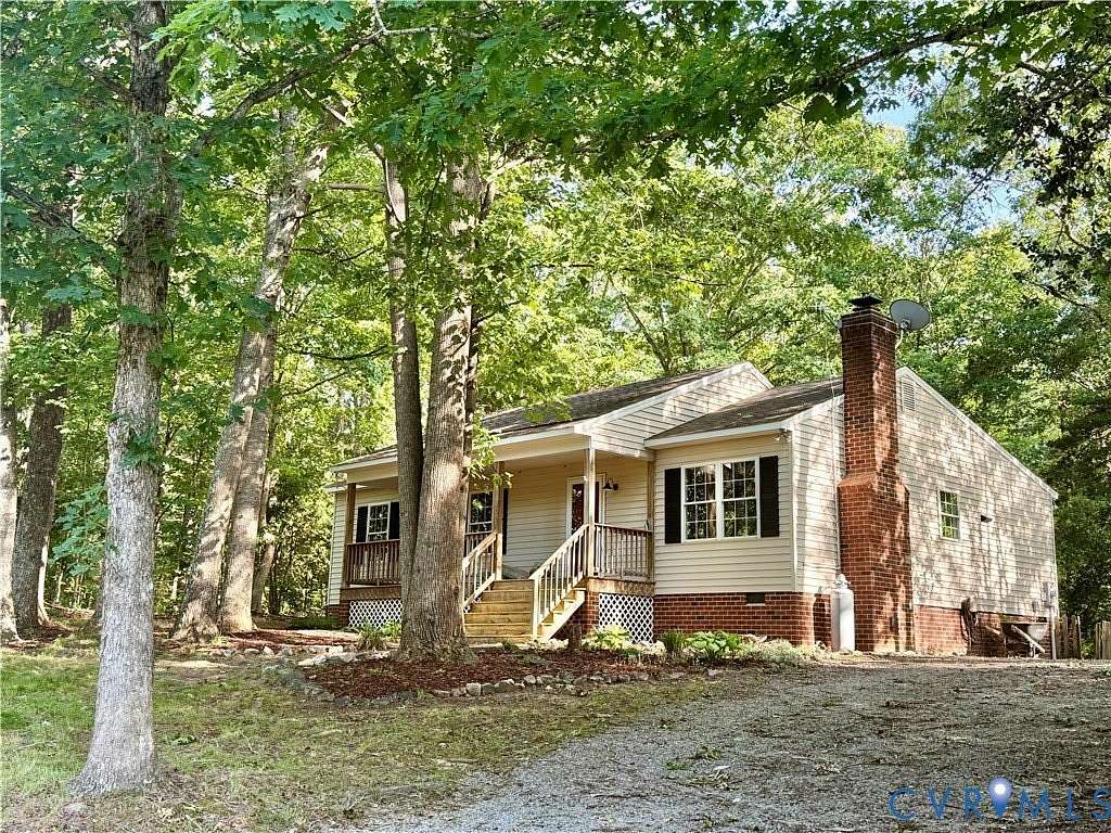 1.6 Acres of Land with Home for Sale in Louisa, Virginia