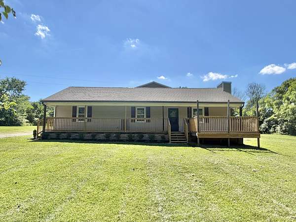 4.74 Acres of Land with Home for Sale in Lebanon, Tennessee