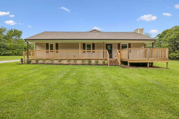 2.19 Acres of Land with Home for Sale in Lebanon, Tennessee