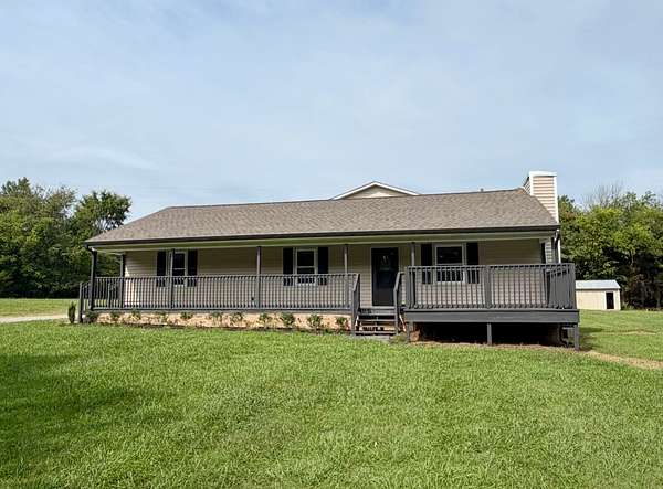 2.19 Acres of Land with Home for Sale in Lebanon, Tennessee