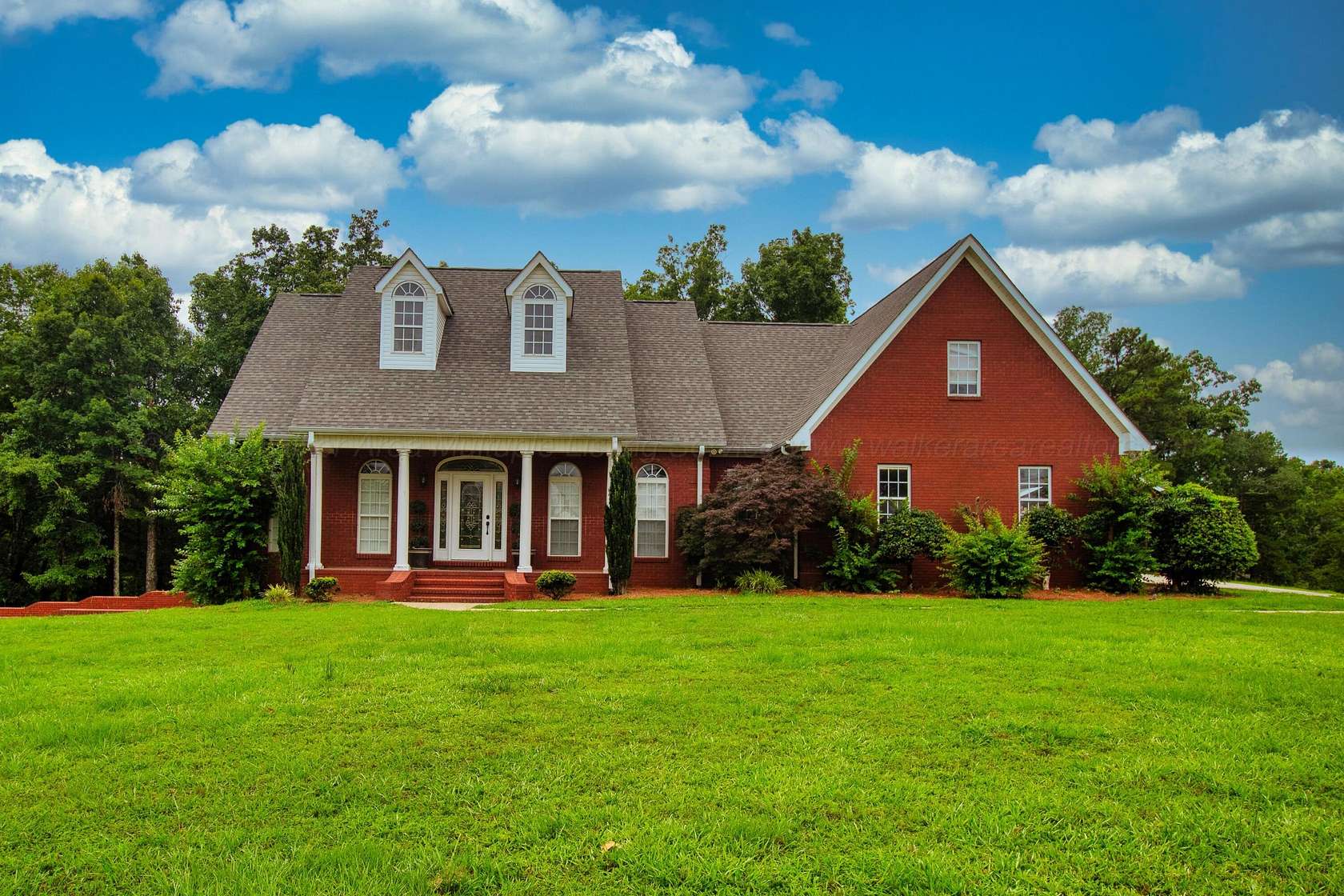 8 Acres of Land with Home for Sale in Hamilton, Alabama