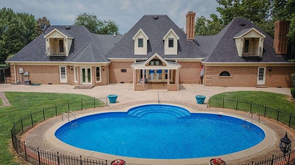 2.85 Acres of Land with Home for Sale in Henderson, Kentucky