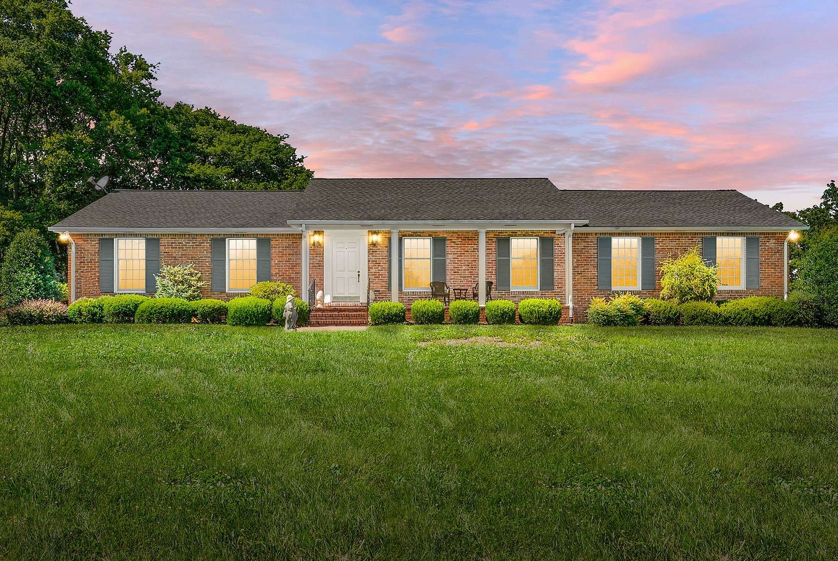 7 Acres of Land with Home for Sale in Hopkinsville, Kentucky