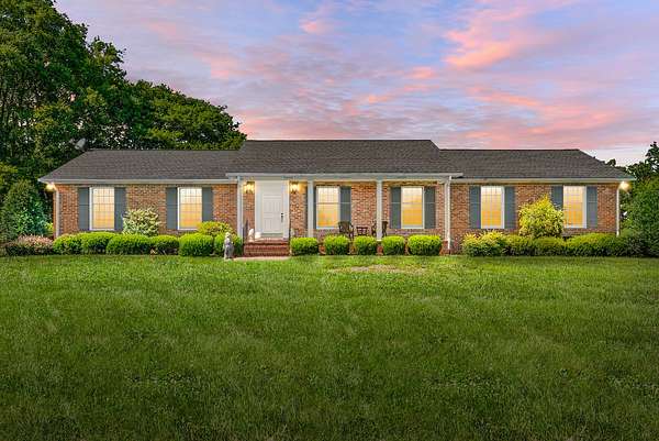 7 Acres of Land with Home for Sale in Hopkinsville, Kentucky