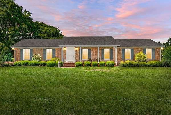 7 Acres of Land with Home for Sale in Hopkinsville, Kentucky