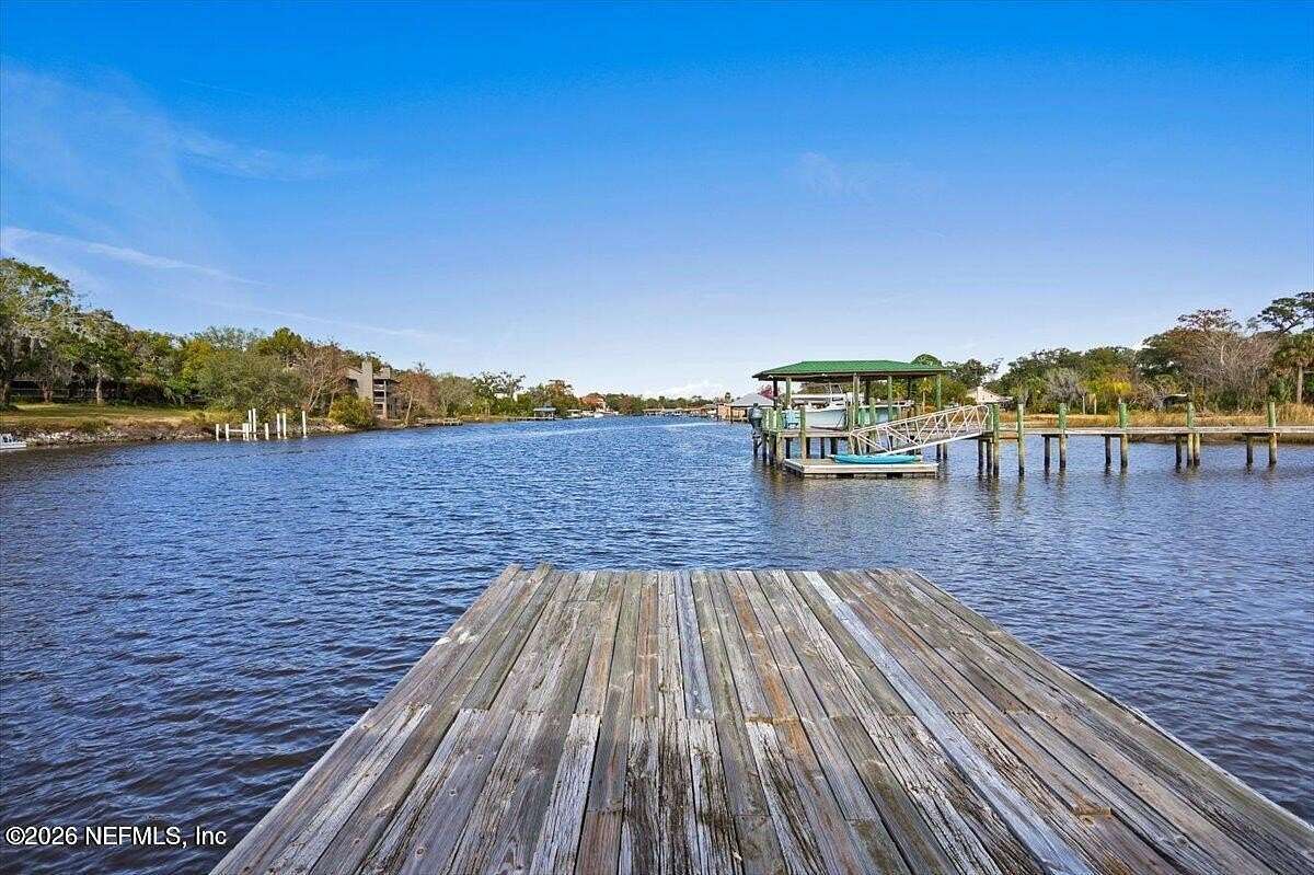 1.64 Acres of Land with Home for Sale in Jacksonville, Florida