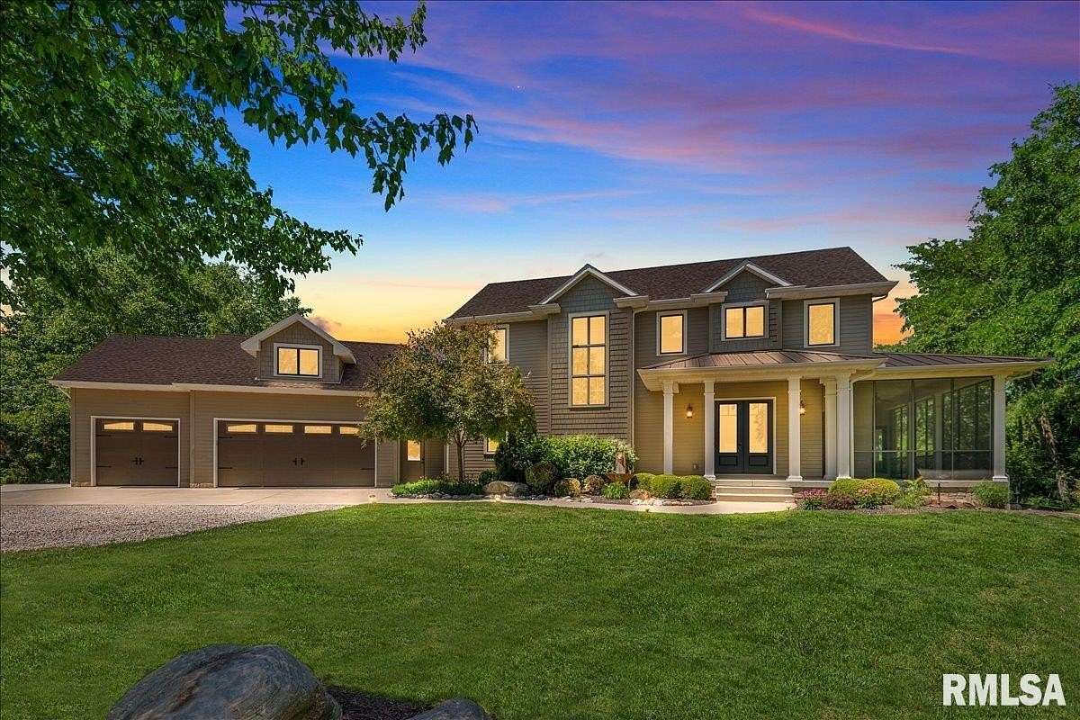 1.63 Acres of Land with Home for Sale in Petersburg, Illinois