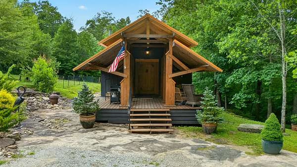 6 Acres of Land with Home for Sale in Monteagle, Tennessee