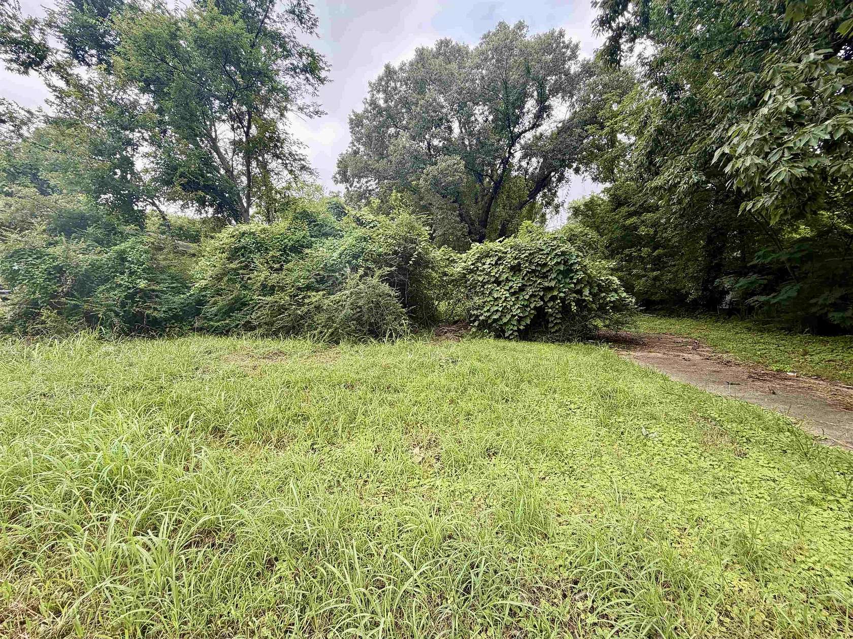 0.1 Acres of Land for Sale in Memphis, Tennessee