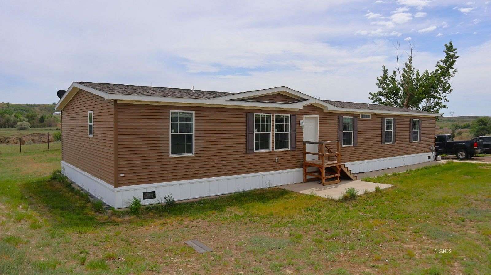 2 Acres of Land with Home for Sale in Glendive, Montana