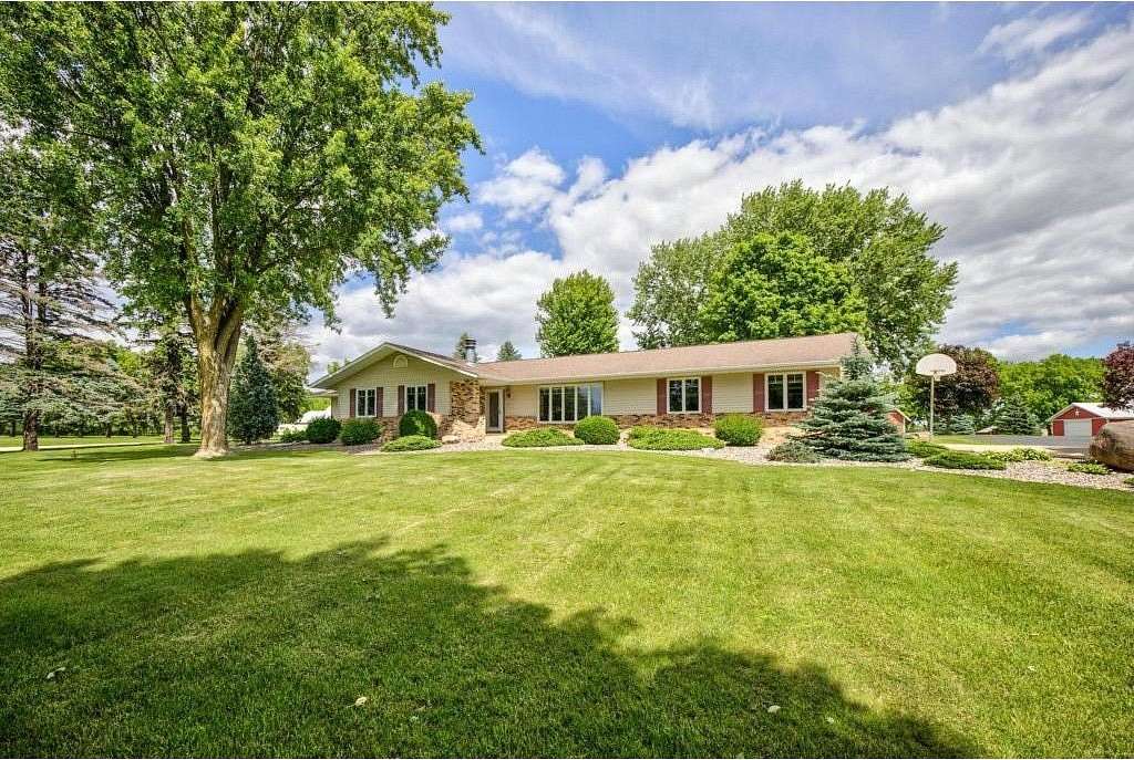 11 Acres of Recreational Land with Home for Sale in Le Roy Township, Minnesota