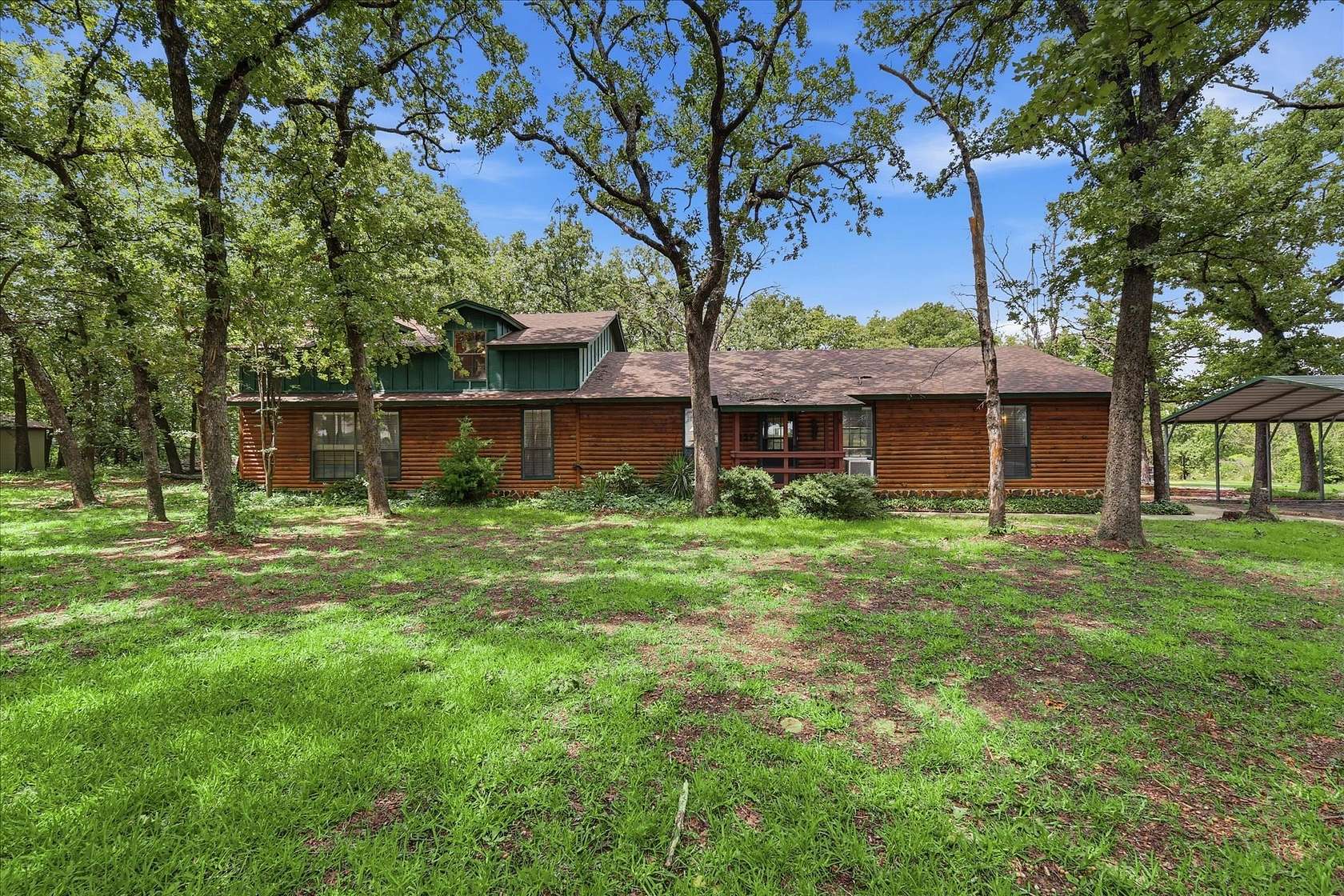 16 Acres of Land with Home for Sale in Gainesville, Texas