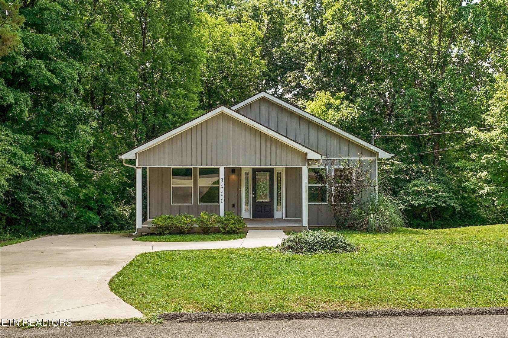 3.1 Acres of Land with Home for Sale in Knoxville, Tennessee