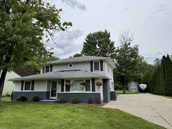 2.5 Acres of Land with Home for Sale in Marysville, Michigan
