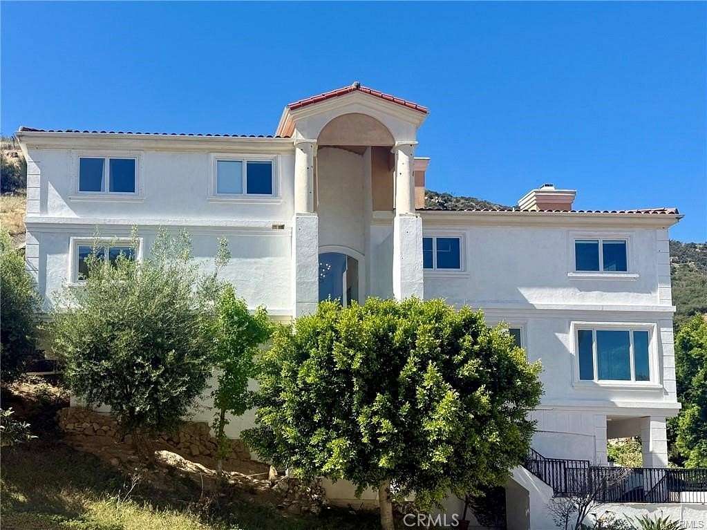 1.82 Acres of Land with Home for Lease in Bell Canyon, California